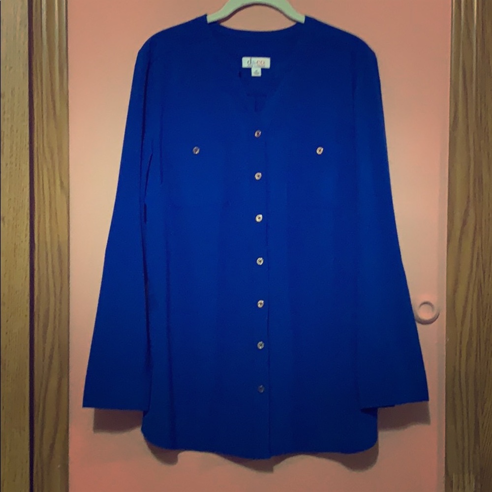 Denim & Company long sleeve button down blouse.